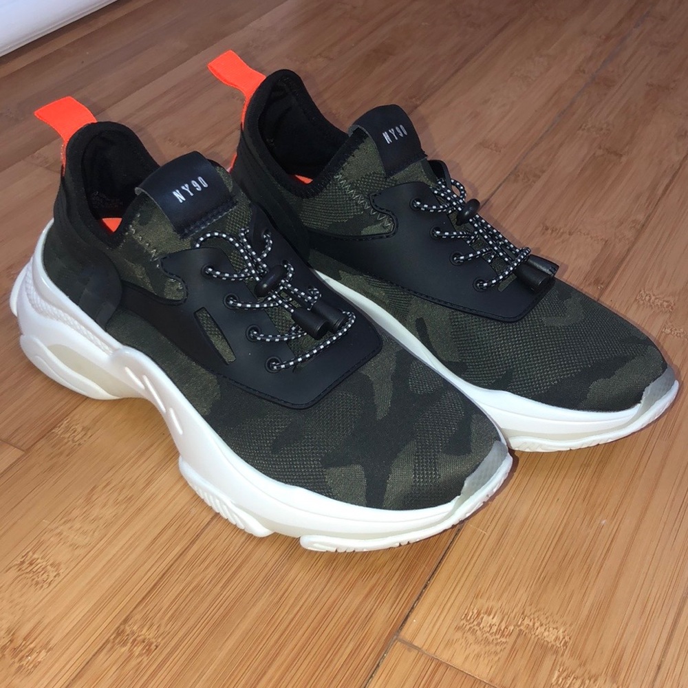 Steve Madden Camo sneakers